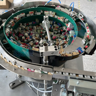Alimentateur de bol vibrant de moins de 70 DB personnalisé avec finition de bol de polissage ou de revêtement en PU pour une manipulation silencieuse et silencieuse des pièces