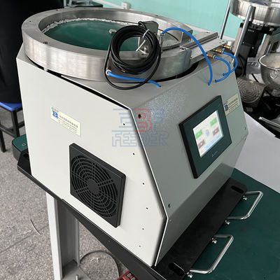Machine d'alimentation à cuve centrifugeable réglable pour pièces en plastique