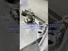 Appareil d'alimentation à cuve vibrante transportant de petites pièces